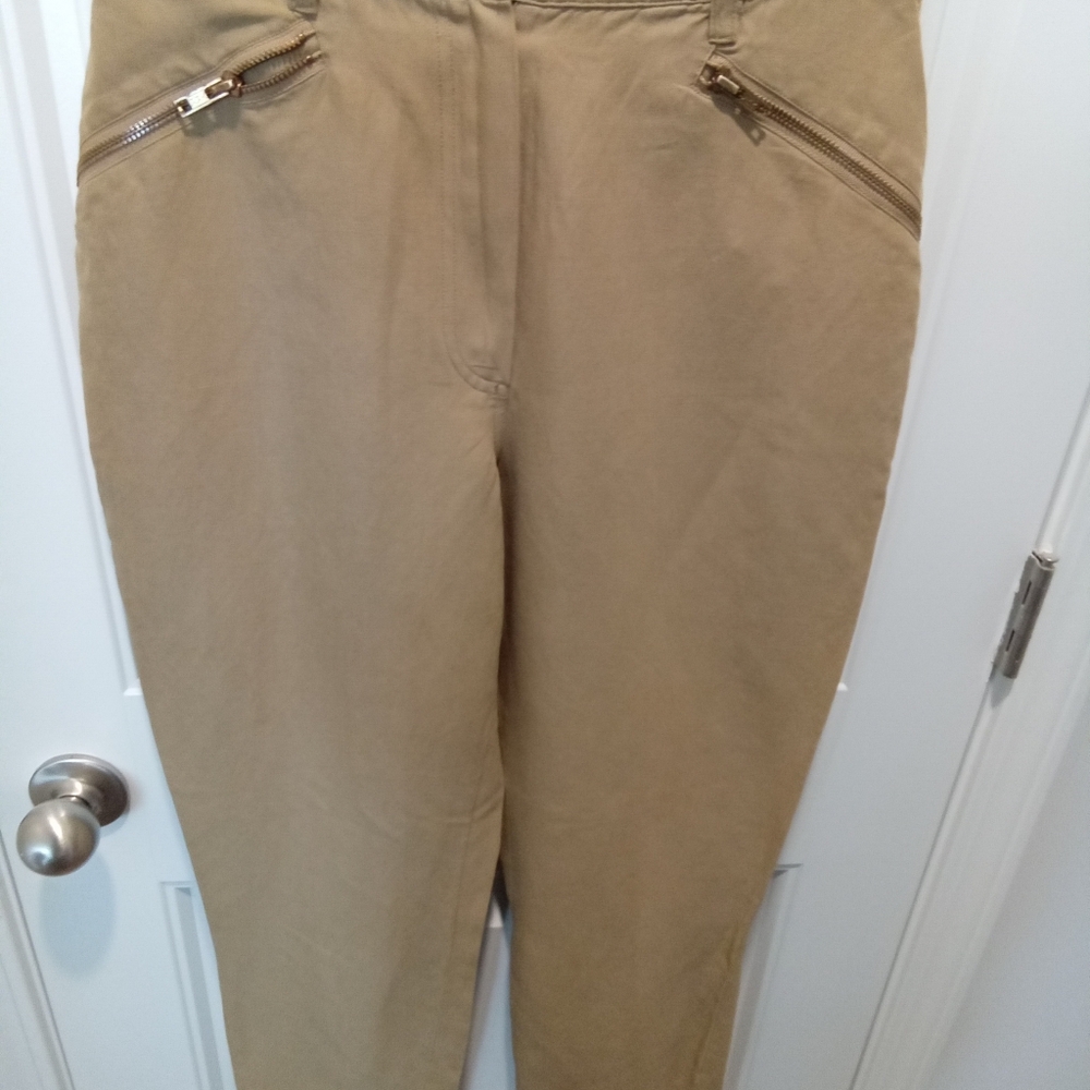 Donna Karan New York Size 10 Tan Zippered pockets And Ankles Pants